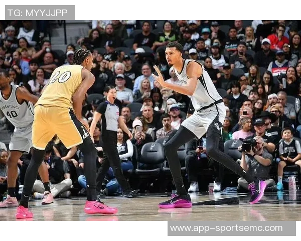 名记称哈珀与卡斯尔为马刺非卖品他们将与文班携手打造新辉煌 名记称哈珀与卡斯尔为马刺非卖品他们将与文班携手打造新辉煌