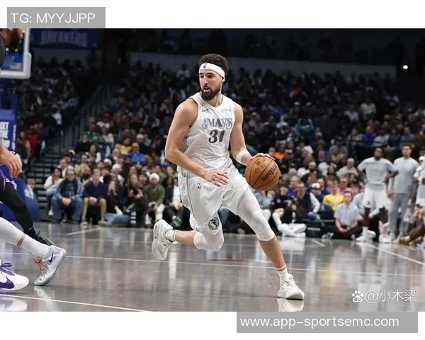 克莱半场高效表现15分5助攻三分命中率出色正负值显著提升